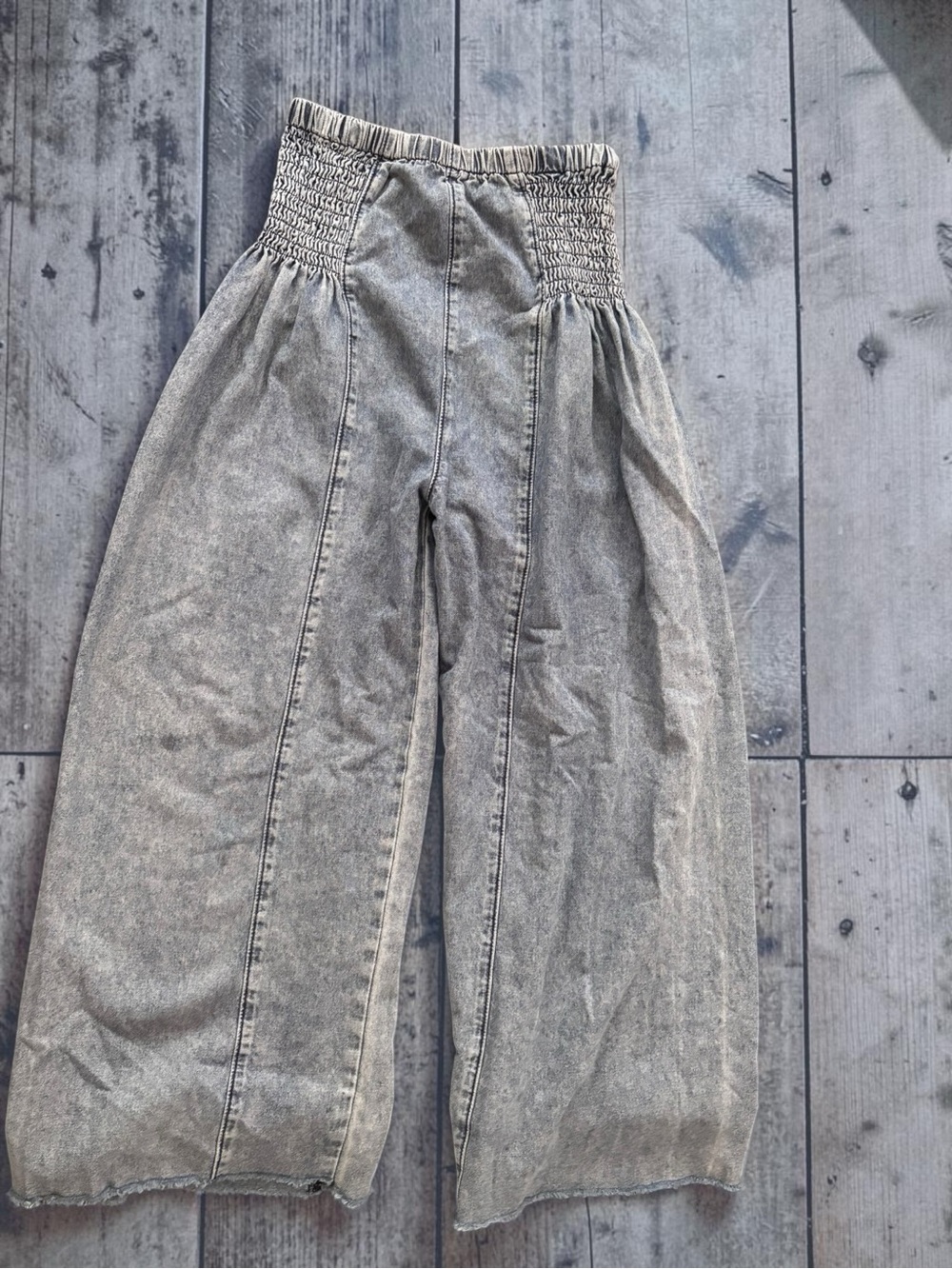 POL Acid Wash Gray Smocked High Waist Wide Leg Pants Small Boho - Picture 8 of 11